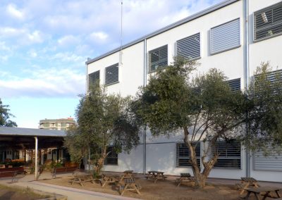 Sate con corcho en Instituto de Enseñanza Secundaria en Ripollet (Barcelona)